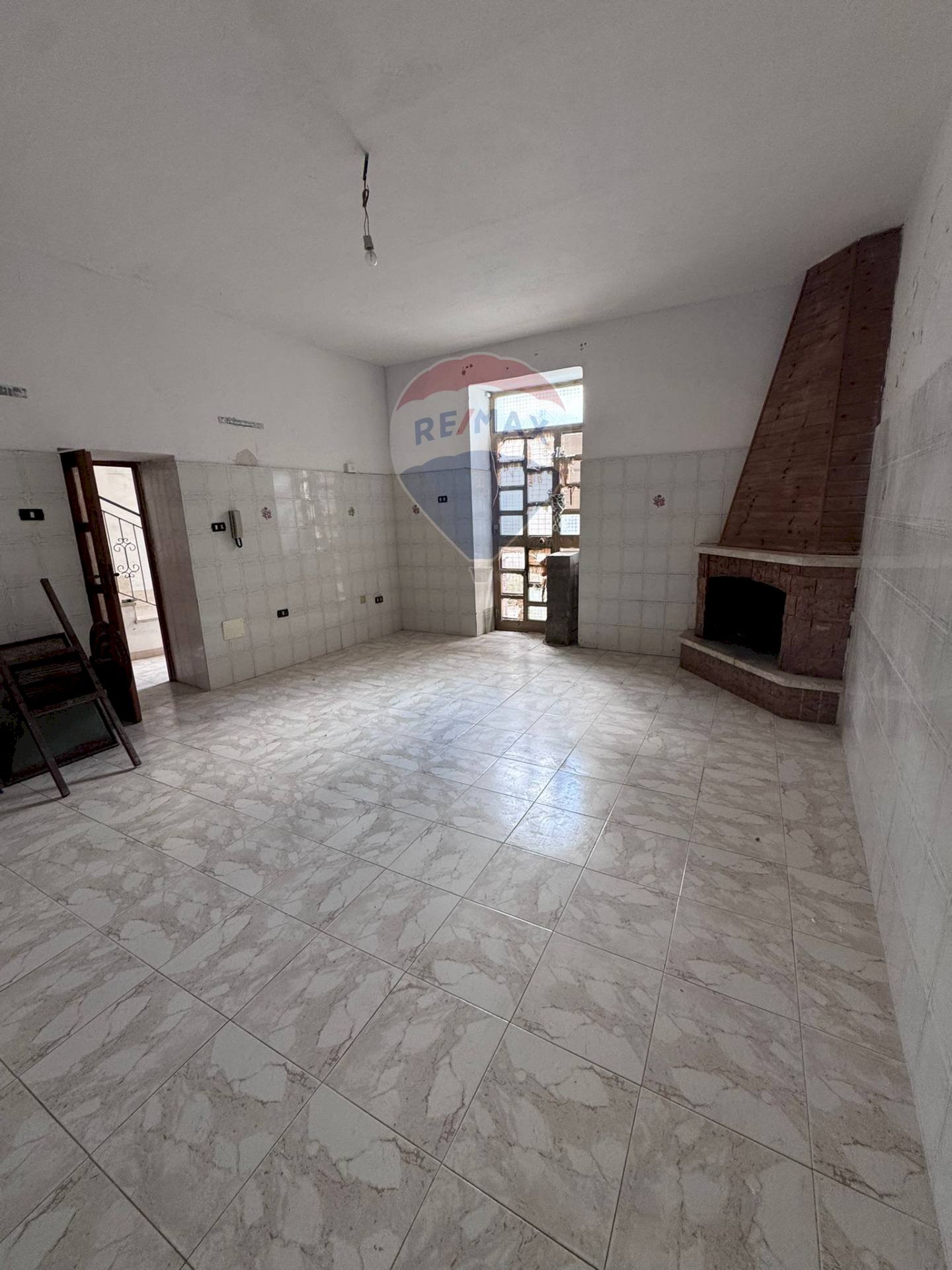 Stanza vuota - Casa semi indipendente Via Falerno
10, Falciano del Massico - foto 3