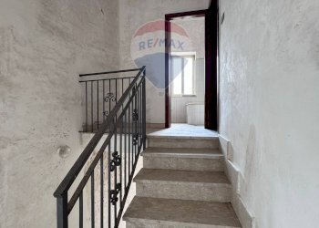 Scale - Casa semi indipendente Via Falerno
10, Falciano del Massico - foto 9