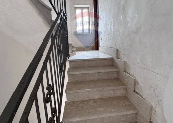 Scale - Casa semi indipendente Via Falerno
10, Falciano del Massico - foto 14