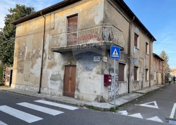 Edificio all\'aperto - Casa indipendente Strada Tartaglia
 
1, Cadeo - foto 1