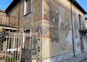 Edificio all\'aperto - Casa indipendente Strada Tartaglia
 
1, Cadeo - foto 3