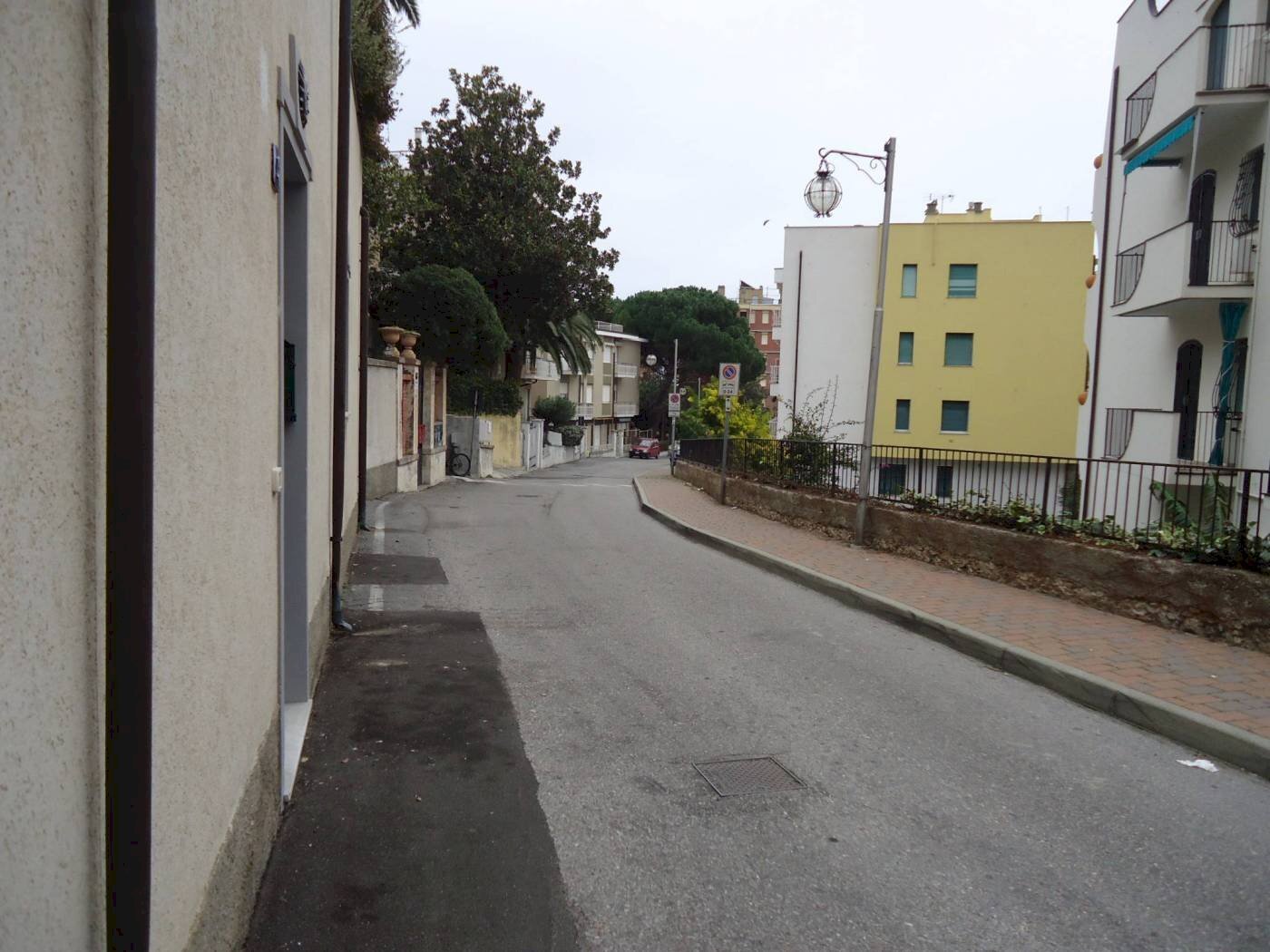 via di accesso - Trilocale via Laiolo 11, Spotorno - foto 2