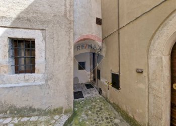 Casa all\'aperto - Quadrilocale Via Fontana Nuova
 
16, Barrea - foto 5