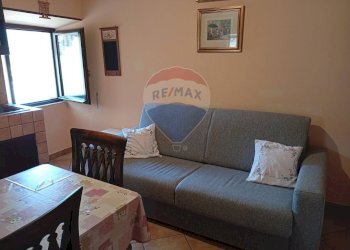 Sala da pranzo - Quadrilocale Via Fontana Nuova
 
16, Barrea - foto 6