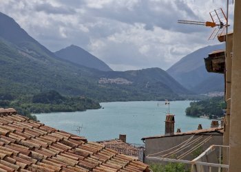 Vista dell\'acqua - Quadrilocale Via Fontana Nuova
 
16, Barrea - foto 16