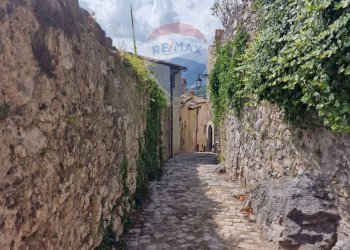 Vista delle montagne - Quadrilocale Via Fontana Nuova
 
16, Barrea - foto 31