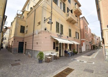 Trilocale vico Gioia Flavio, Spotorno - foto 1