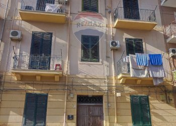 Edificio all\'aperto - Bilocale Via Andrea Chiaramonte
 
41, Palermo - foto 1