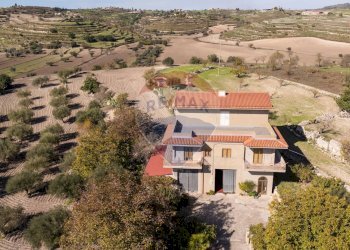 Casa all\'aperto - Casa indipendente Consorziale san Giacomo Piane Pozzi
 
35, Modica - foto 1