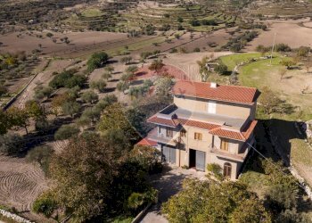 Casa all\'aperto - Casa indipendente Consorziale san Giacomo Piane Pozzi
 
35, Modica - foto 4