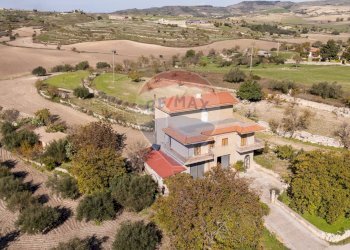 Casa all\'aperto - Casa indipendente Consorziale san Giacomo Piane Pozzi
 
35, Modica - foto 6