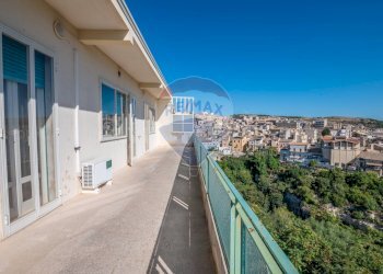 Balcone - Appartamento VIA FILIPPO SILVESTRI
 
2, Ragusa - foto 1