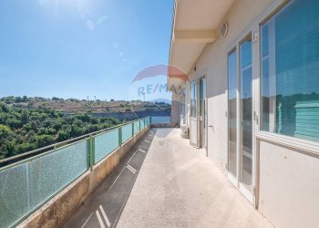 Balcone - Appartamento VIA FILIPPO SILVESTRI
 
2, Ragusa - foto 21