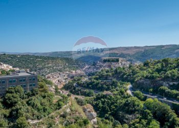 Vista delle montagne - Appartamento VIA FILIPPO SILVESTRI
 
2, Ragusa - foto 22