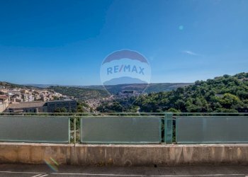 Vista delle montagne - Appartamento VIA FILIPPO SILVESTRI
 
2, Ragusa - foto 26