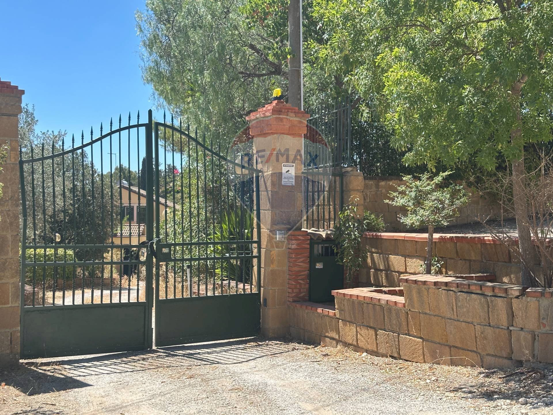 Edificio all\'aperto - Villa Contrada Niscima
 
snc, Caltanissetta - photo 1