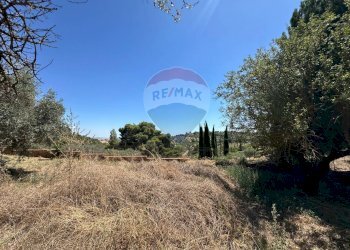 Vista delle montagne - Villa Contrada Niscima
 
snc, Caltanissetta - foto 67