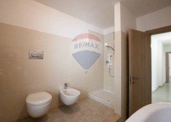 Bagno - Ufficio Corso Alcide De Gasperi
 
401, Bari - foto 14