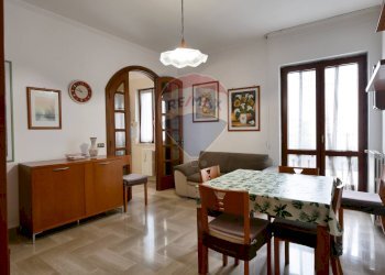 Sala da pranzo - Trilocale Strada Vela
 
91, Bari - foto 5