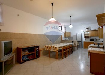 Sala da pranzo - Trilocale Strada Vela
 
91, Bari - foto 13