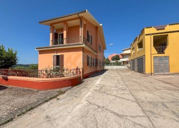 Foto 4 - Villa Via Olbia
 
4, Luras - foto 4