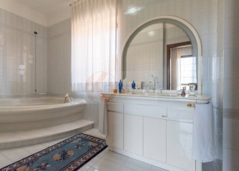 Foto 37 - Villa Via Olbia
 
4, Luras - foto 37