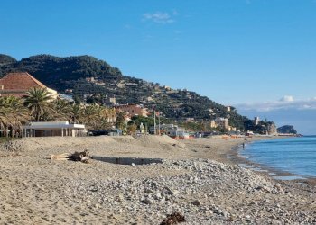 Foto 35 - Trilocale Via Colombo
 
47, Finale Ligure - foto 35