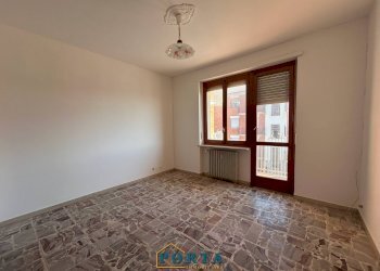 Foto 17 - Trilocale Viale Vittorio Veneto
 
35F, Carrù - foto 17