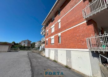 Foto 27 - Trilocale Viale Vittorio Veneto
 
35F, Carrù - foto 27