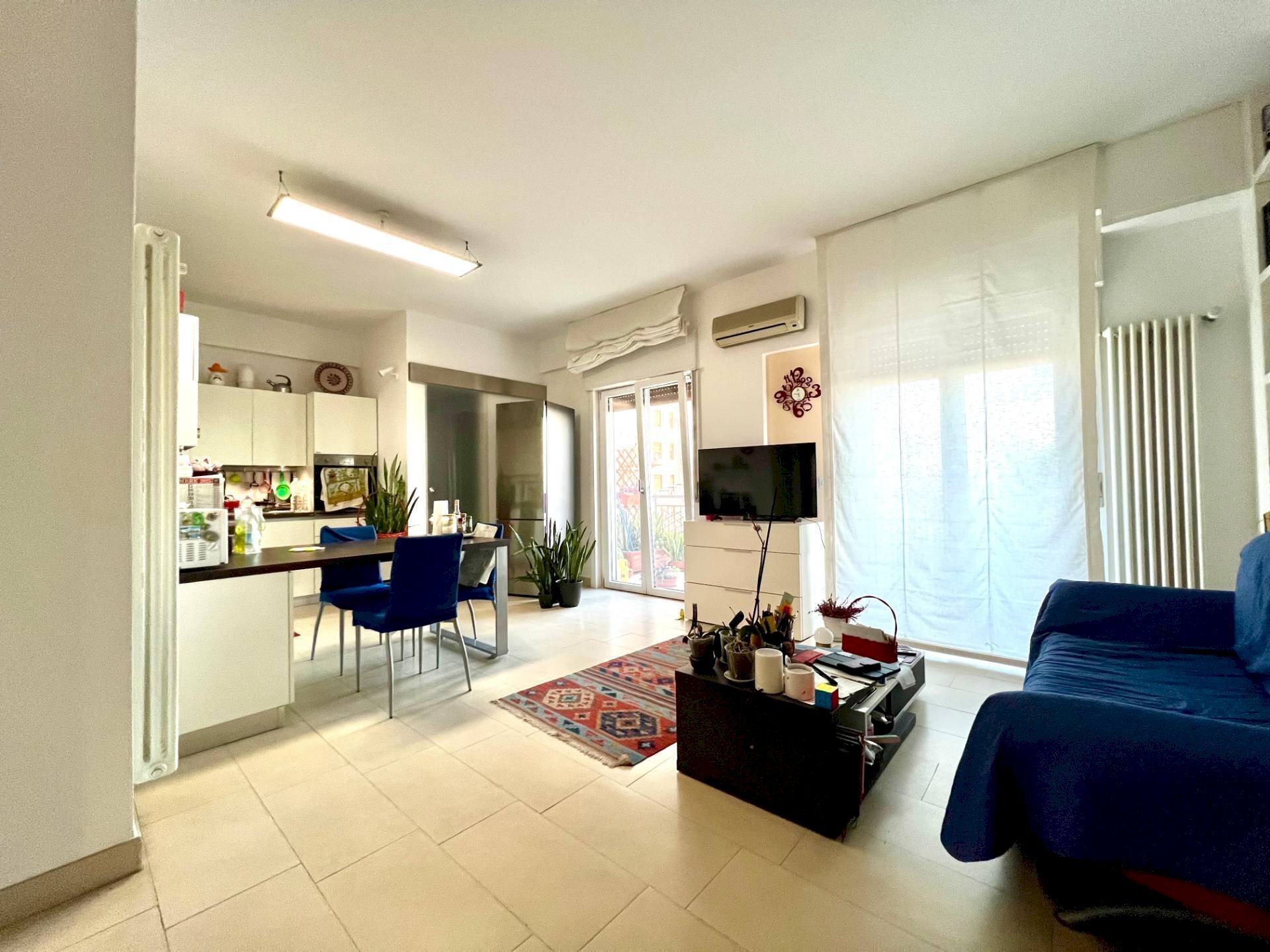 Foto 1 - Apartment Via Ippolito Nievo
 
14, Palermo - photo 1