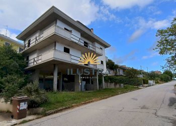 Foto 1 - Casa indipendente contrada san savino
 
6, Ripatransone - foto 1