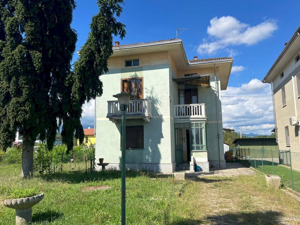 Facciata - Villa via Giovanni Amendola, 274, Cossato - foto 1