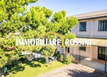 Facciata - Villa via Guglielmo Marconi, 25, Gazzada Schianno - foto 3