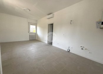 Three-room apartment Via Romagna, Opera - photo 2