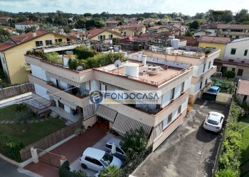 ESTERNO - Appartamento Via san Giuseppe Vecchio, Massa - foto 1