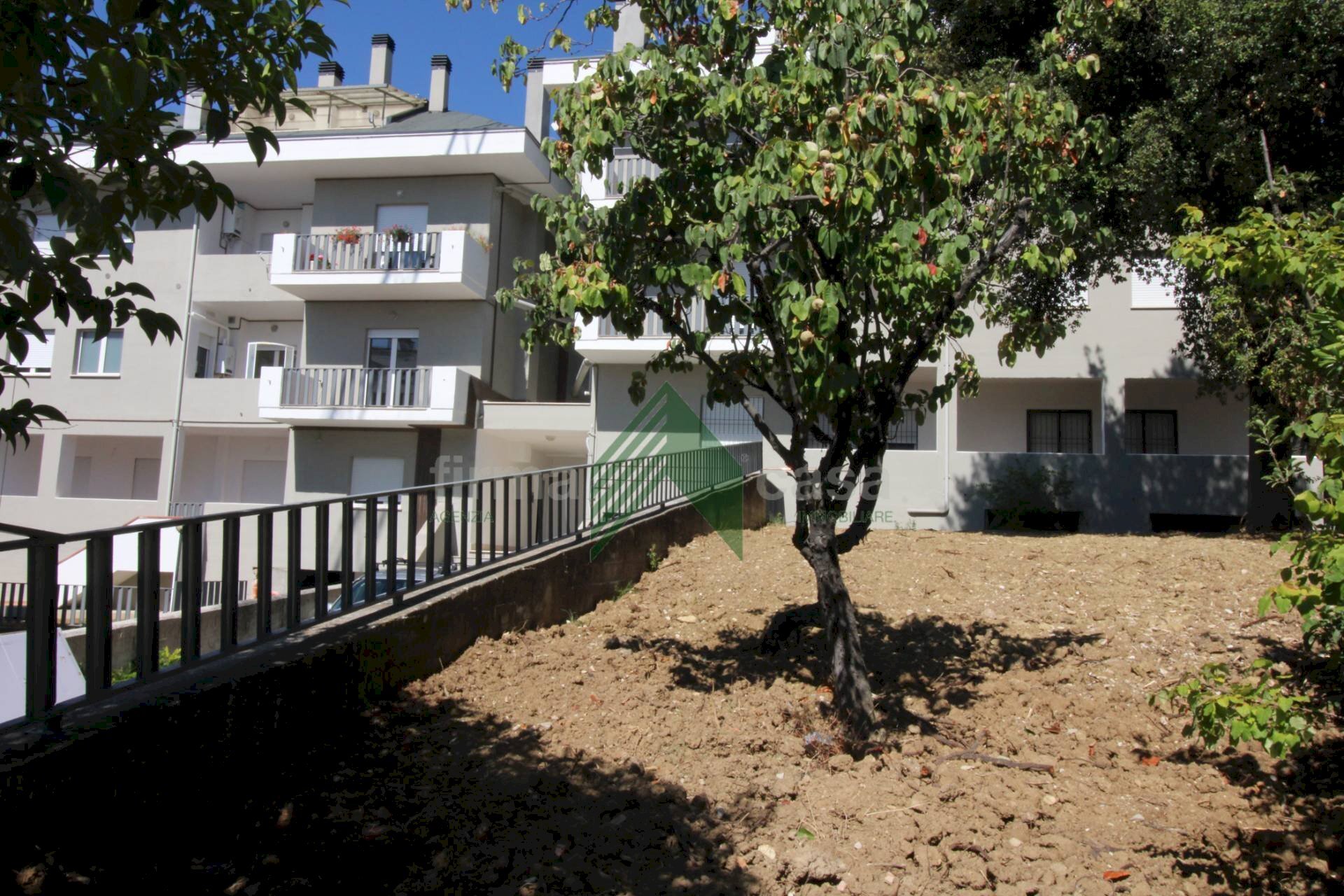 Palazzo - Quadrilocale via Cona
 
104/N, Teramo - foto 1