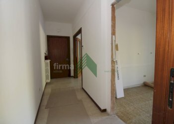 Corridoio - Quadrilocale via Cona
 
104/N, Teramo - foto 14