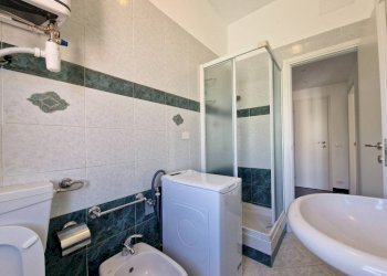 Bagno - Non-buildable land via Gian Battista Gaulli, 8, Genova (neighborhood Marassi) - photo 11