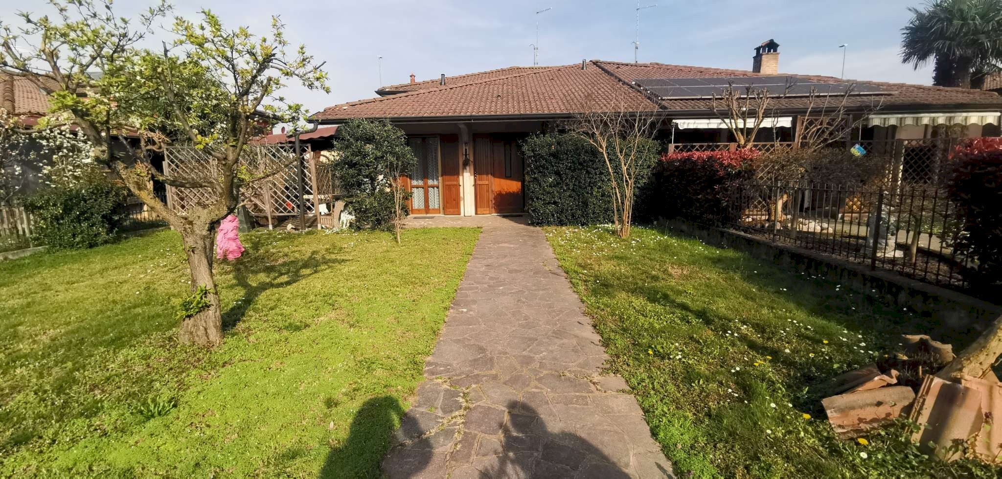 esterno - Villa via Brescia, Crema - photo 1