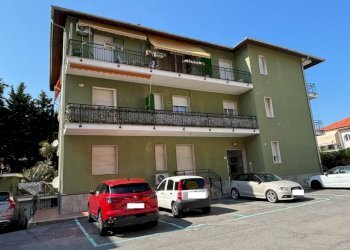 Facciata - Trilocale vico Paradiso, Diano Marina - foto 14