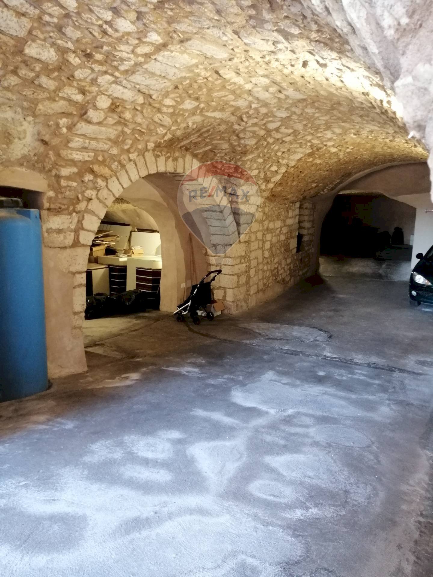 Cantina - Box Via Giuseppe Verdi
 
50, Monte Sant'Angelo - foto 2