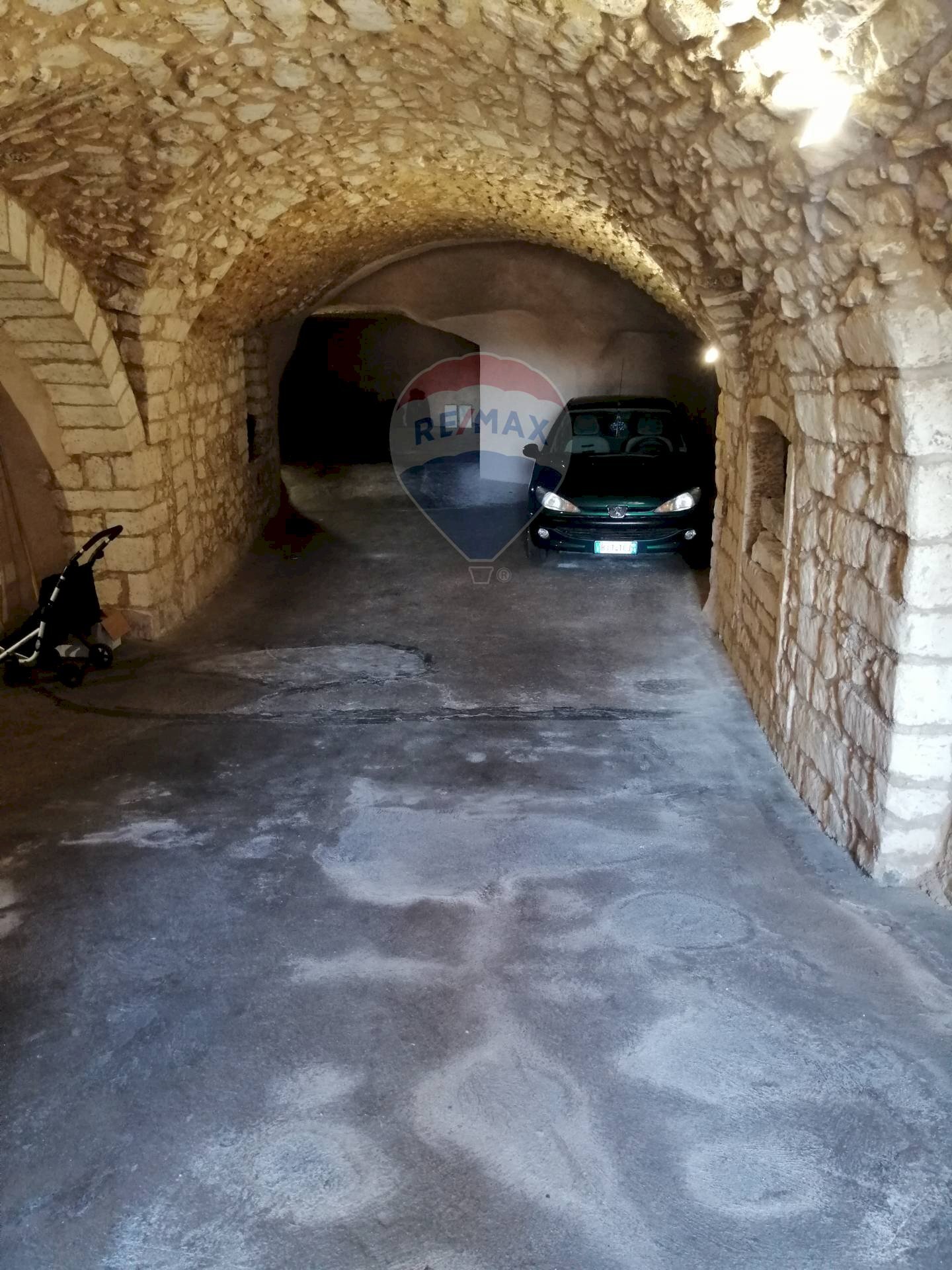 Cantina - Box Via Giuseppe Verdi
 
50, Monte Sant'Angelo - foto 3