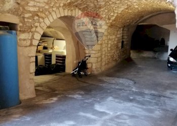 Cantina - Box Via Giuseppe Verdi
 
50, Monte Sant'Angelo - foto 2