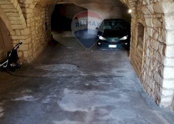 Cantina - Box Via Giuseppe Verdi
 
50, Monte Sant'Angelo - foto 3