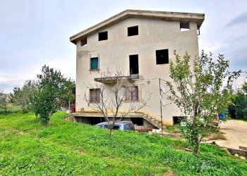 Stable - Palace Via roma, Saludecio - photo 4