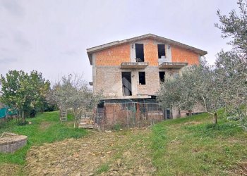 Stable - Palace Via roma, Saludecio - photo 6