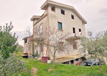 Stable - Palace Via roma, Saludecio - photo 9