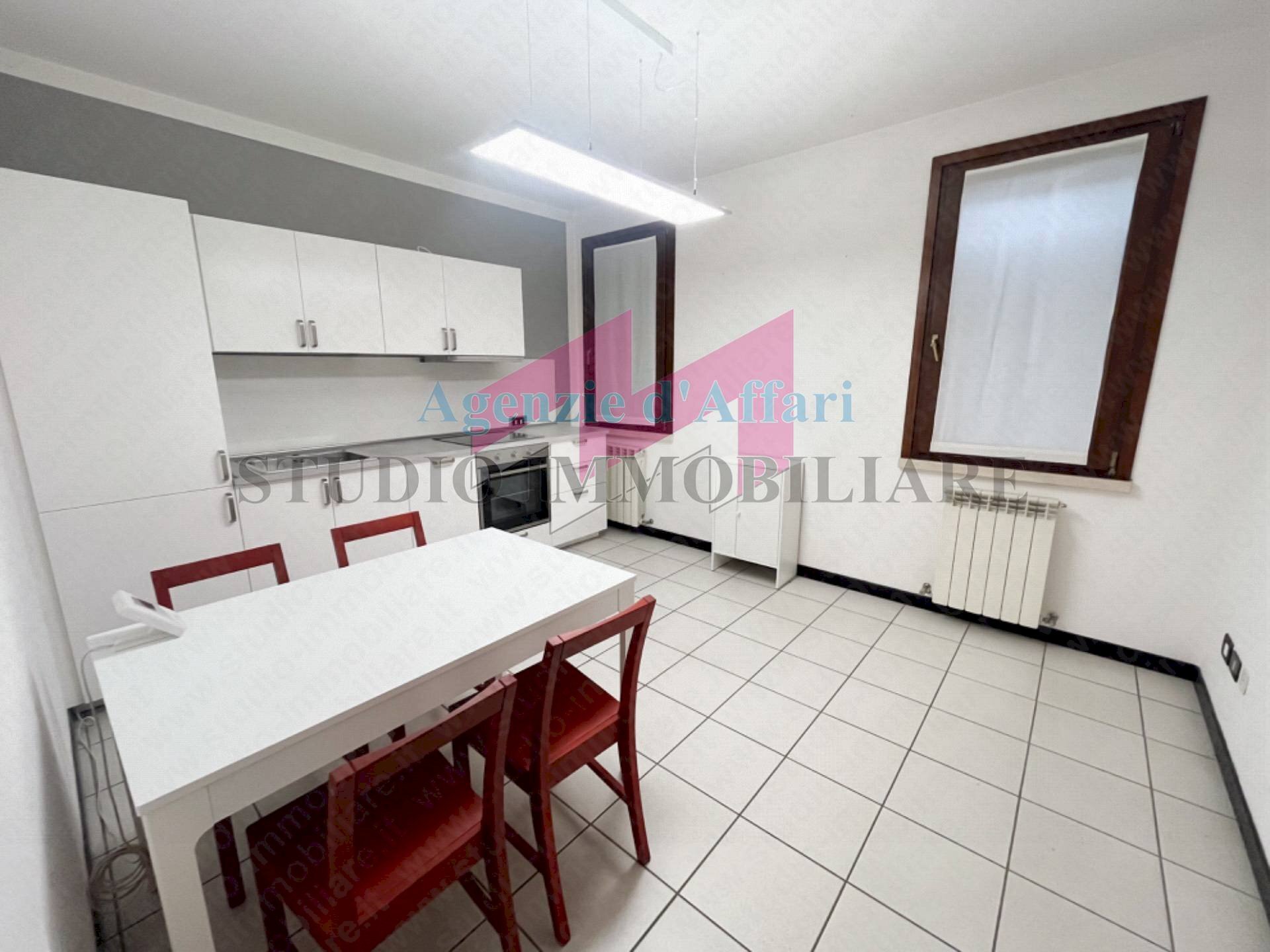 Foto 1 - Appartamento via cesare battisti
 
61, Castelmassa - foto 1