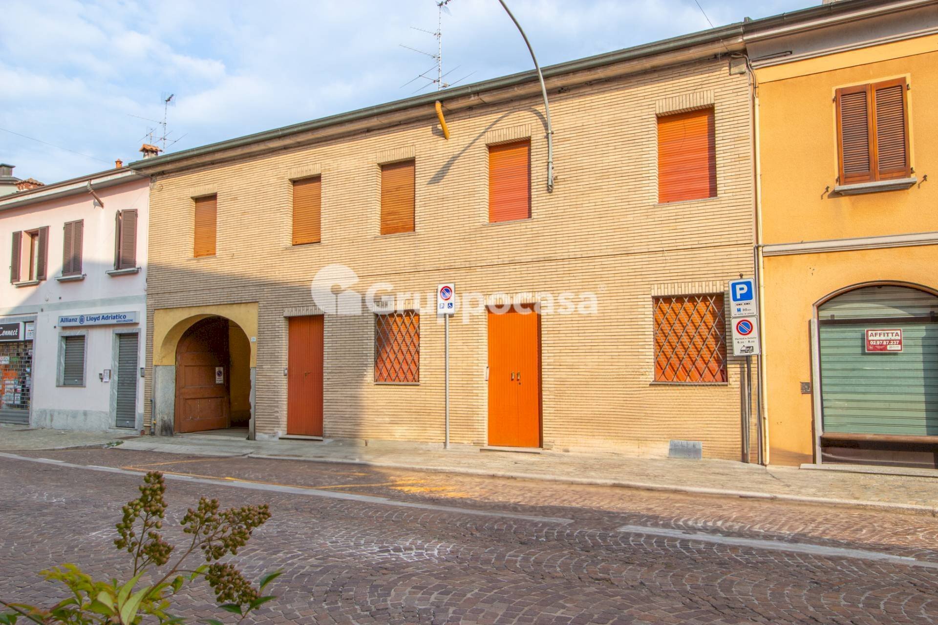 Foto 3 - Stabile - Palazzo Piazza San Martino
 
28, Inveruno - foto 3