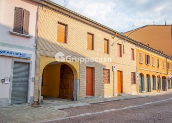 Foto 1 - Stabile - Palazzo Piazza San Martino
 
28, Inveruno - foto 1